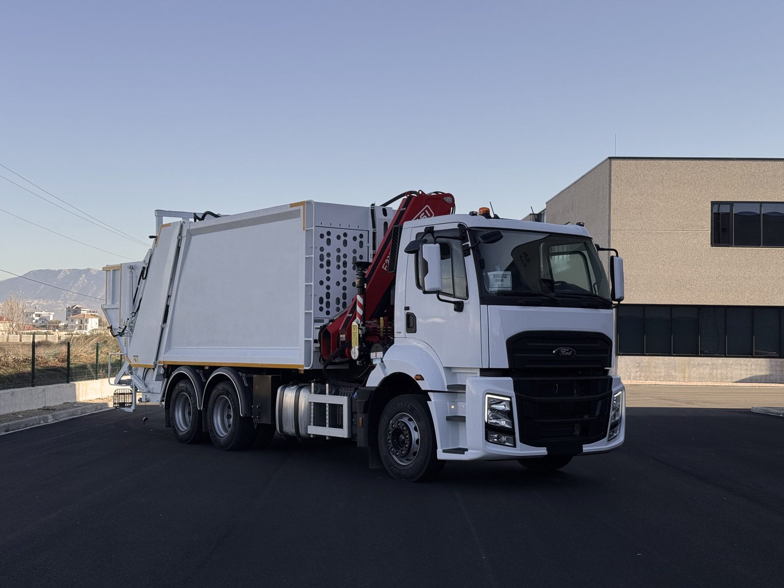 Garbage_truck_TIMAK